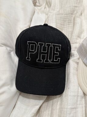 Phe phe black hat